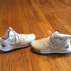 Curry 5 sneakers Men’s size 10 brand new